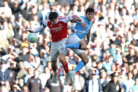 يواصل الزحف نحو اللقب.. مانشستر سيتي يلقن أرسنال درسًا قاسيًا في قمة الدوري الإنجليزي